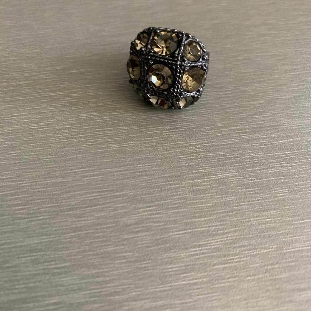 Ring - Picture 3 of 4